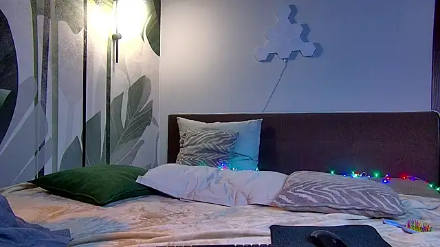 R I N A online show from 11/26/25, 01:16