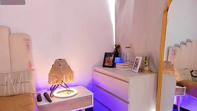 Manelyk  moon online show from 11/06/25, 09:52