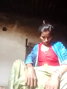 Snapshot of Anju_setty chatting on 12/22/25, 10:15 Anju setty online show from 12/22/25, 10:15