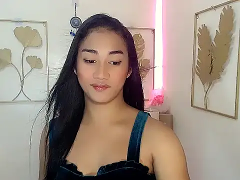 Gorgeousnicole  online show from 10/28/25, 12:59
