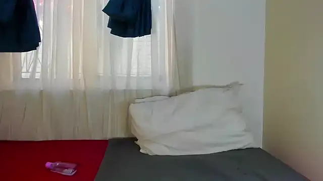 ThickLeeyanaXX online show from 06/25/26, 07:02