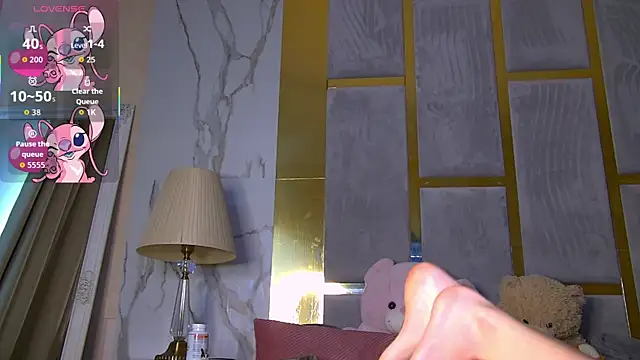 KimDesiree online show from 04/17/26, 02:20