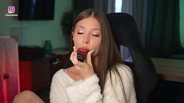 Snapshot of Cleose chatting on 02/28/26, 11:10 Cleose online show from 02/28/26, 11:10