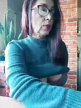 Snapshot of LOVE_ANAITAT chatting on 10/28/25, 10:58 LOVE ANAITAT online show from 10/28/25, 10:58