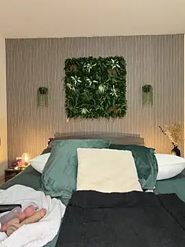 MysteryGirl   online show from 03/31/26, 07:10