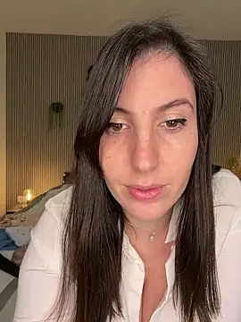 MysteryGirl   online show from 12/05/25, 08:57