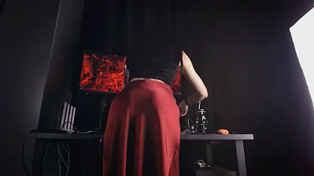 Snapshot of DarkSpark_ chatting on 12/04/25, 10:14 DarkSpark online show from 12/04/25, 10:14