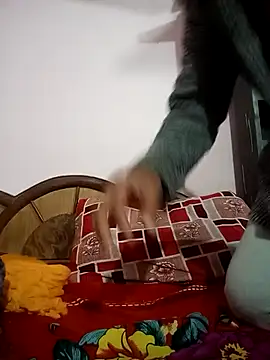 Cute Sanaaya online show from 12/13/25, 08:04