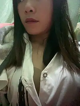 Snapshot of Elysia-007 chatting on 12/21/25, 12:02 Elysia-007 online show from 12/21/25, 12:02