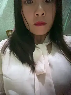 Snapshot of Elysia-007 chatting on 01/18/26, 01:20 Elysia-007 online show from 01/18/26, 01:20