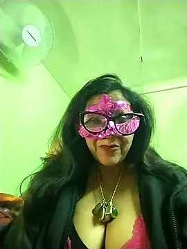 LOVE  RANI online show from 11/18/25, 06:22