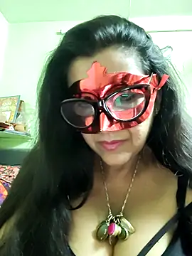 Snapshot of LOVE__RANI chatting on 01/17/26, 10:19 LOVE RANI online show from 01/17/26, 10:19