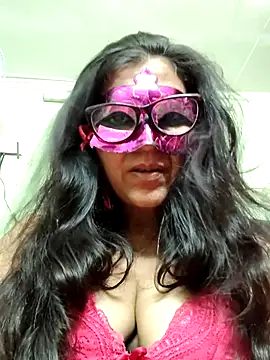 Snapshot of LOVE__RANI chatting on 07/13/26, 07:40 LOVE RANI online show from 07/13/26, 07:40