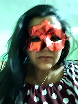 Snapshot of LOVE__RANI chatting on 02/20/26, 11:06 LOVE RANI online show from 02/20/26, 11:06