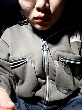 yoyo-mi online show from 11/01/25, 03:57