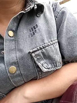 yoyo-mi online show from 04/04/26, 09:49