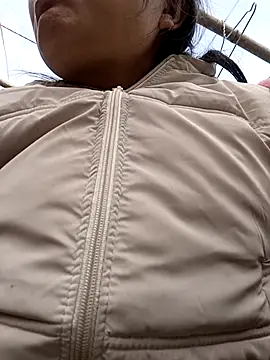 yoyo-mi online show from 12/03/25, 02:45