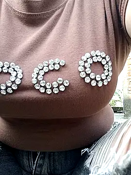 yoyo-mi online show from 04/14/26, 09:36