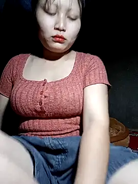 yoyo-mi online show from 10/31/25, 01:24