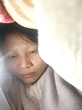 yoyo-mi online show from 11/23/25, 03:05