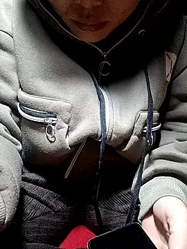 yoyo-mi online show from 11/29/25, 01:00