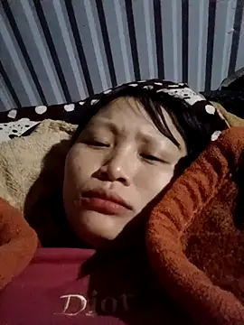 yoyo-mi online show from 11/04/25, 08:23