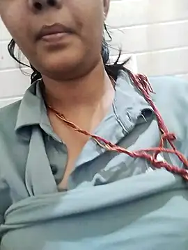 Snapshot of kaju_17 chatting on 10/28/25, 02:27 kaju 17 online show from 10/28/25, 02:27