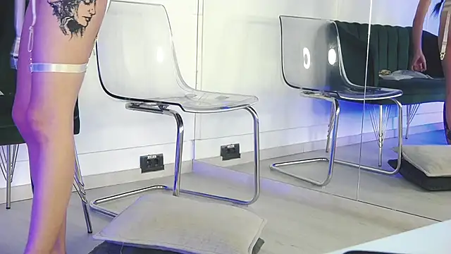 RebbeccaRay online show from 12/15/25, 08:03