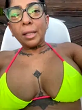 Snapshot of solmorochia chatting on 11/29/25, 09:15 solmorochia online show from 11/29/25, 09:15