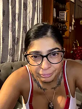 Snapshot of solmorochia chatting on 12/16/25, 01:10 solmorochia online show from 12/16/25, 01:10