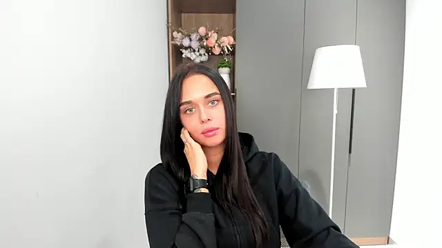 Snapshot of MagdalenWikle chatting on 10/31/25, 05:15 MagdalenWikle online show from 10/31/25, 05:15