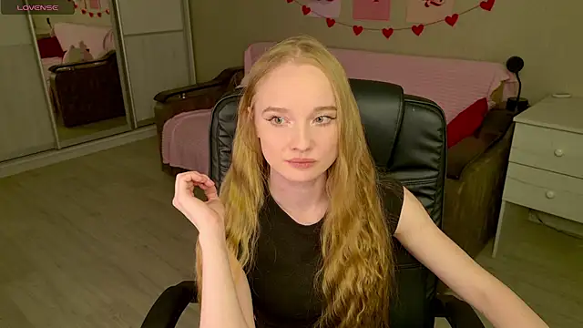 Shawty Mia online show from 11/30/25, 07:03