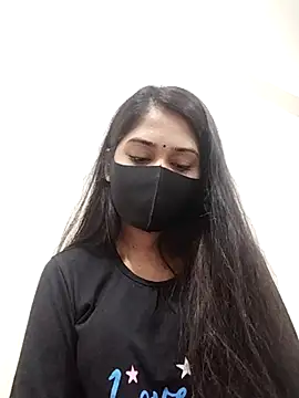 Green LaDY66 online show from 11/29/25, 06:35