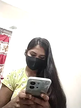 Green LaDY66 online show from 11/04/25, 04:44