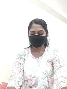 Green LaDY66 online show from 11/28/25, 04:12