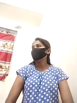 Green LaDY66 online show from 11/03/25, 03:48