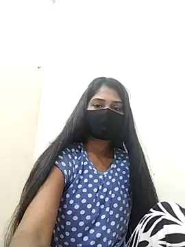 Green LaDY66 online show from 11/12/25, 04:05