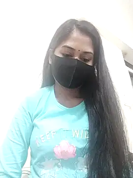 Green LaDY66 online show from 12/01/25, 06:36