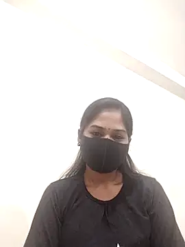 Green LaDY66 online show from 11/25/25, 05:46