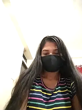 Green LaDY66 online show from 12/17/25, 09:09