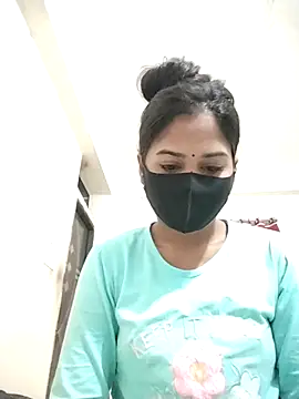 Green LaDY66 online show from 12/16/25, 04:28