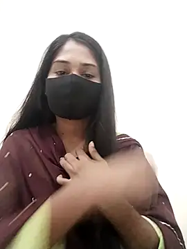 Green LaDY66 online show from 11/16/25, 08:41