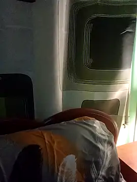 Esenia505 online show from 11/26/25, 05:18