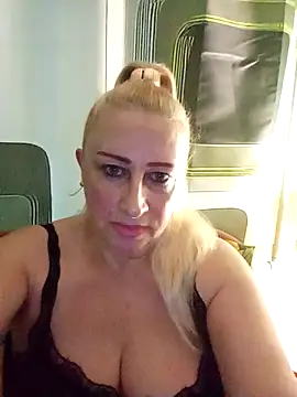 Esenia505 online show from 12/03/25, 08:36