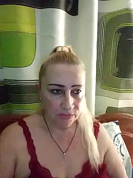 Esenia505 online show from 12/17/25, 04:01