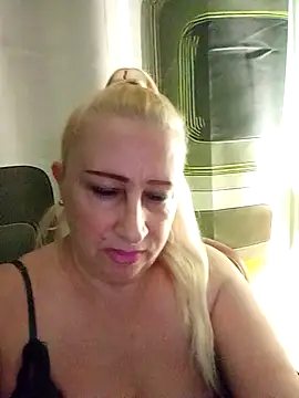 Esenia505 online show from 11/25/25, 05:08