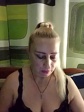 Esenia505 online show from 12/20/25, 02:03