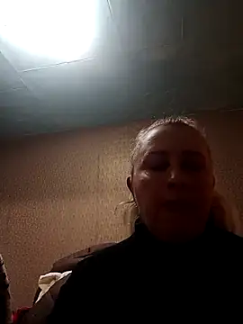 Esenia505 online show from 10/29/25, 02:16