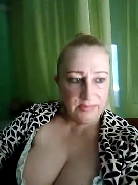 Esenia505 online show from 10/31/25, 10:23