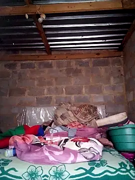 Snapshot of thickmeat47 chatting on 10/30/25, 04:22 thickmeat47 online show from 10/30/25, 04:22